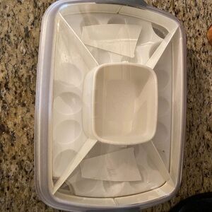 The Pampered Chef White Crudités and Egg Carrier With Cooling Tray